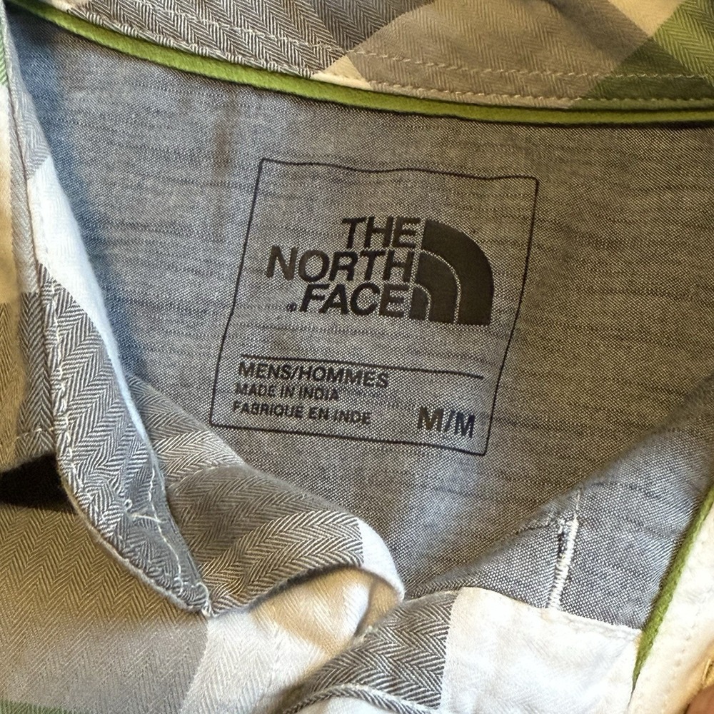 The North Face Shirt Mens Medium Plaid Button Up Short Sleeve Pocket Outdoor - Picture 3 of 5